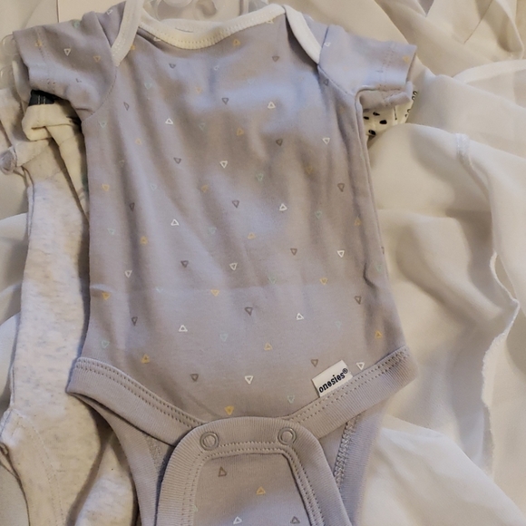 3pk preemie onsies - Picture 4 of 4